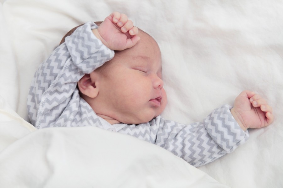 Comment aider mon bébé à faire des cycles de sommeil plus réguliers et paisibles ?