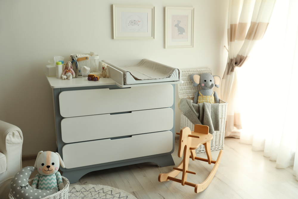 Table à langer pour bébé : quel modèle est le plus pratique pour vous ?