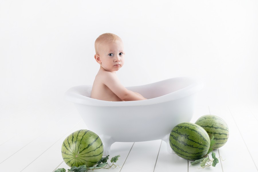 Bébé n'aime pas le bain : que puis-je faire pour l'habituer ?