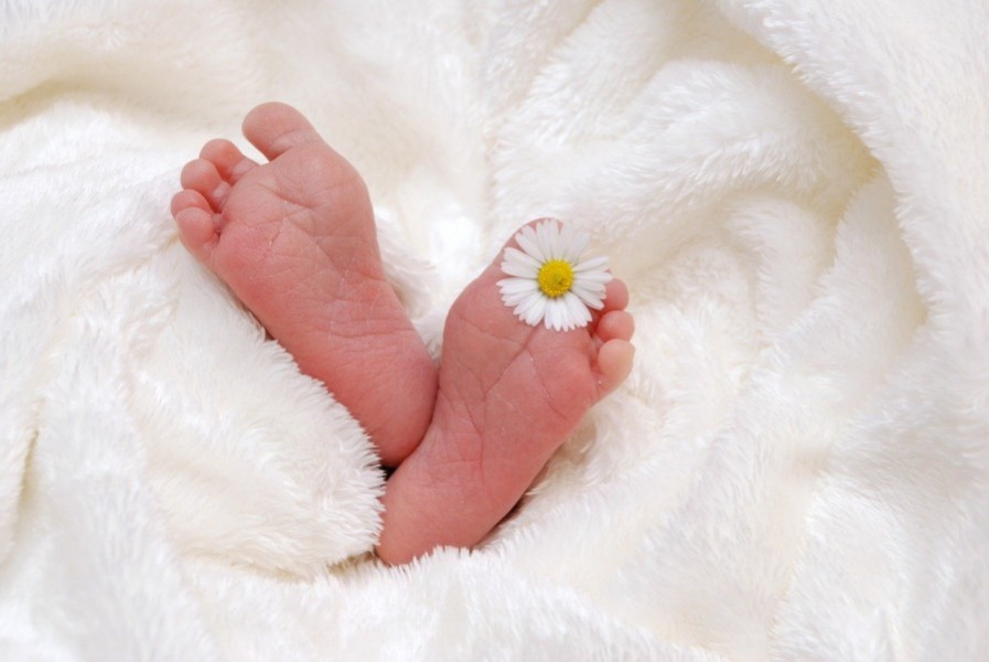 Faire-part de naissance : comment annoncer la venue de bébé ?
