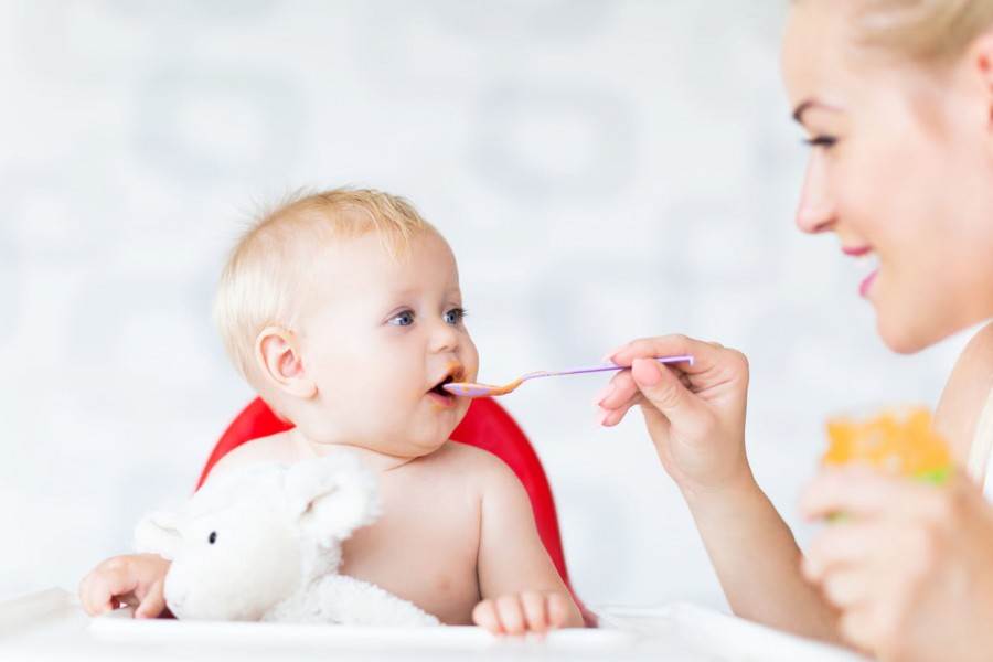 Alimentation bébé 9 mois : quels sont les aliments appropriés ?