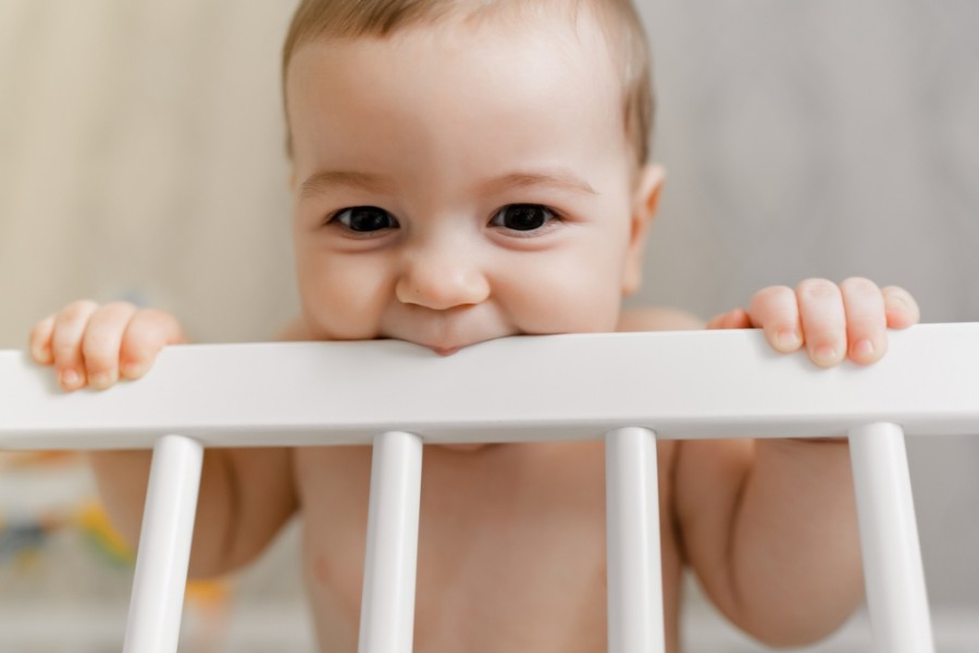 Comment aider mon bébé à arrêter de tirer la langue ?