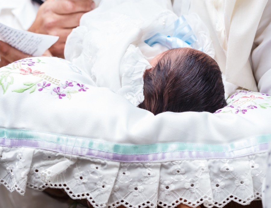 Est-ce que Bébé a mal après circoncision ?