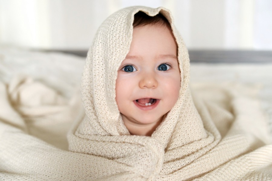 Quand sortent les premières dents de lait chez un bébé ?