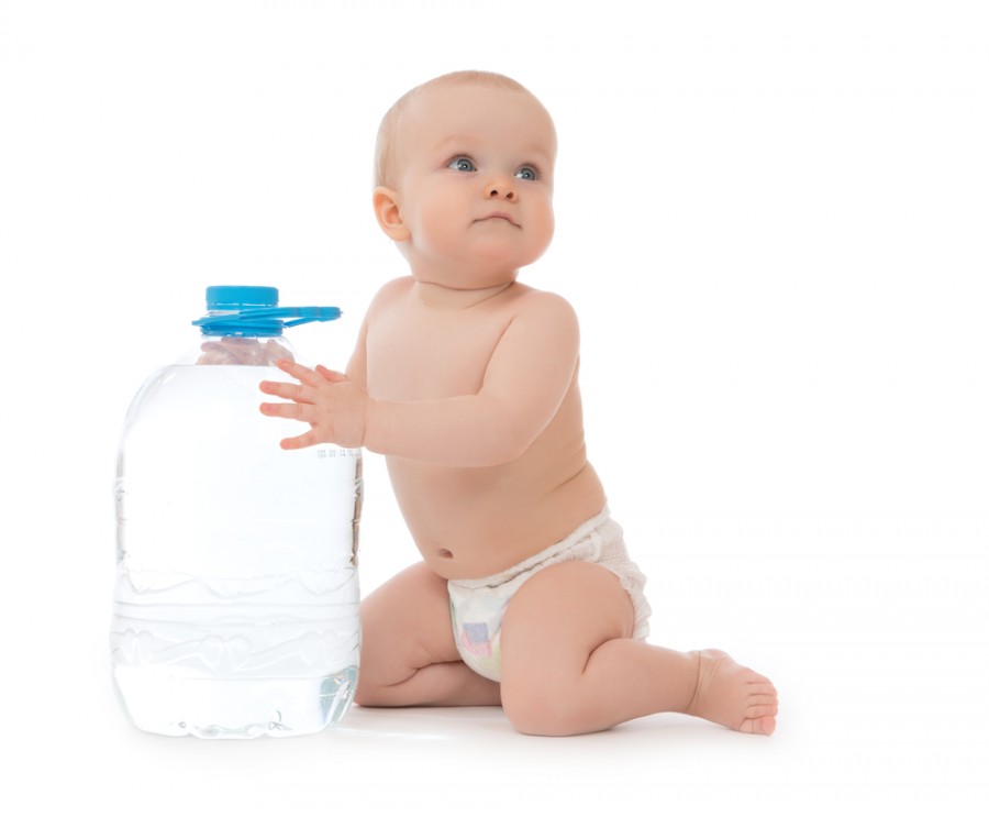 Quels sont les bienfaits de l'eau pour la constipation chez les bébés ?